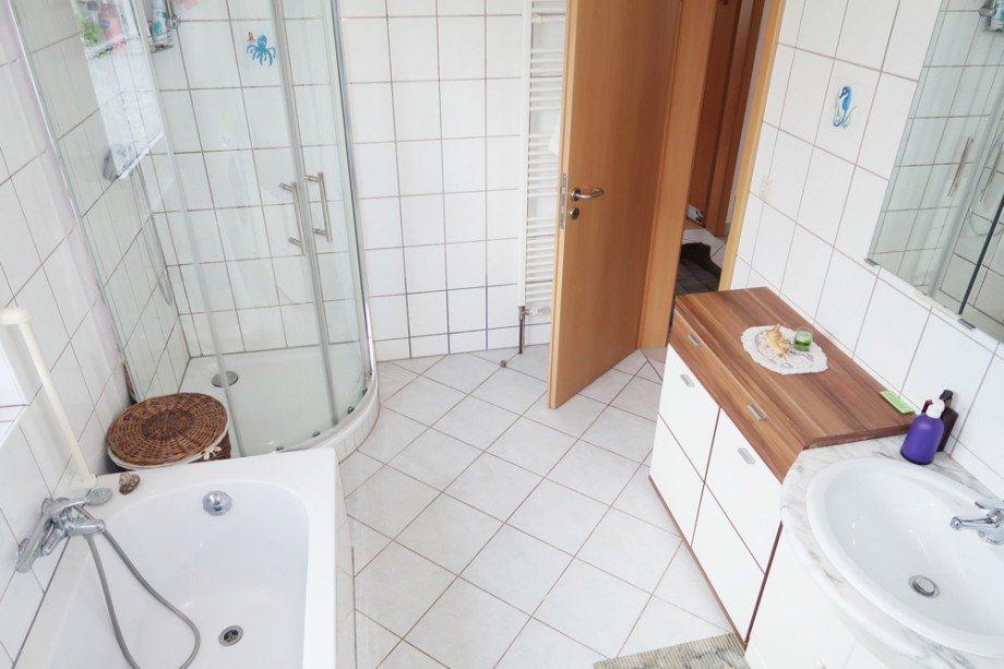 Bad 1 Doppelhaush�lfte Oebisfelde / Niendorf