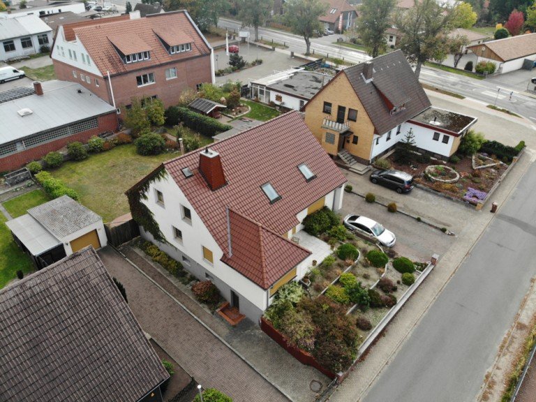Luftbild Gifhorn Einfamilienhaus **possiel makes it possible** Modernisierter 68er mit Einliegerwohnung sofort beziehbar