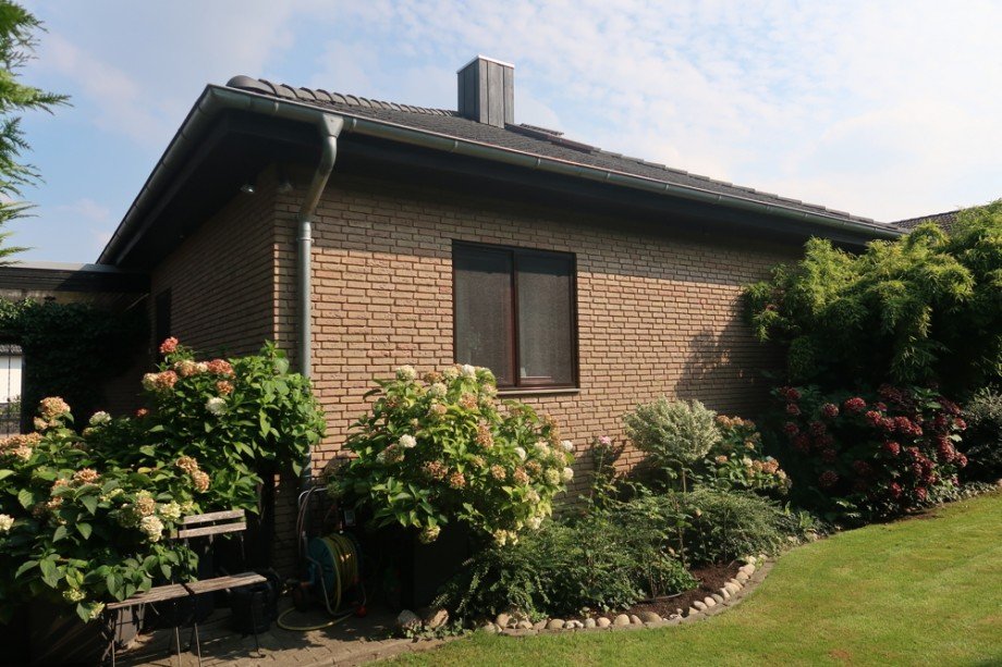 Hausanblick Garten Einfamilienhaus Wolfsburg