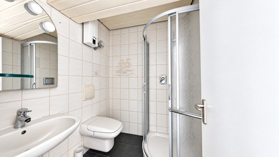 G�ste-WC mit Dusche Etagenwohnung Wolfsburg