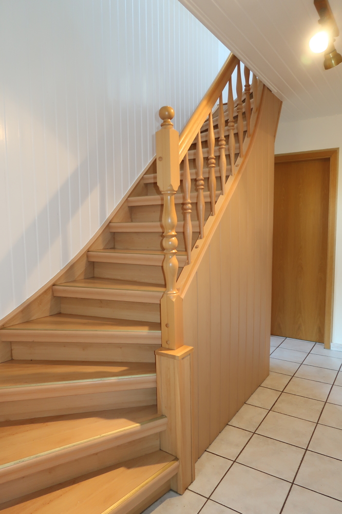 Treppe zum Obergeschoss Einfamilienhaus Wolfsburg / Barnstorf