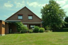 Ansicht West **possiel makes it possible** Hoitlingen/ Massives EFH mit gro�em Garten N�he WOB