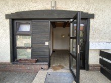 Eingangst�r **possiel makes it possible** Klein, Fein, Dein! Nette 2 Zimmer Wohnung sucht neue Bewohner!