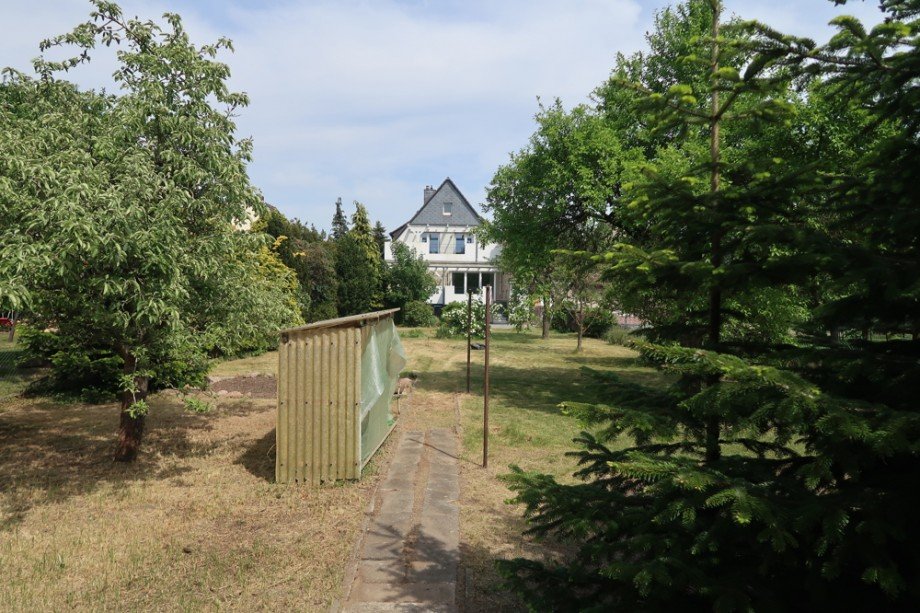 Blick Garten zum Haus Zweifamilienhaus Wolfsburg / Vorsfelde