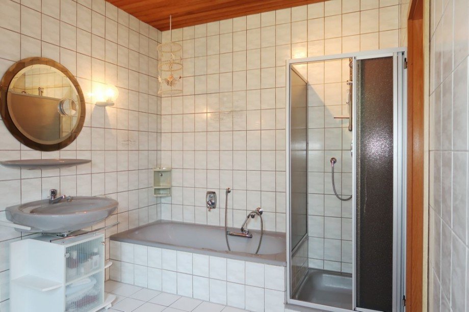 Bad EG Wanne Dusche EG Einfamilienhaus Wagenhoff