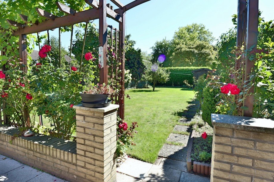 Blick Terrasse in den Garten Reihenmittelhaus Wolfsburg