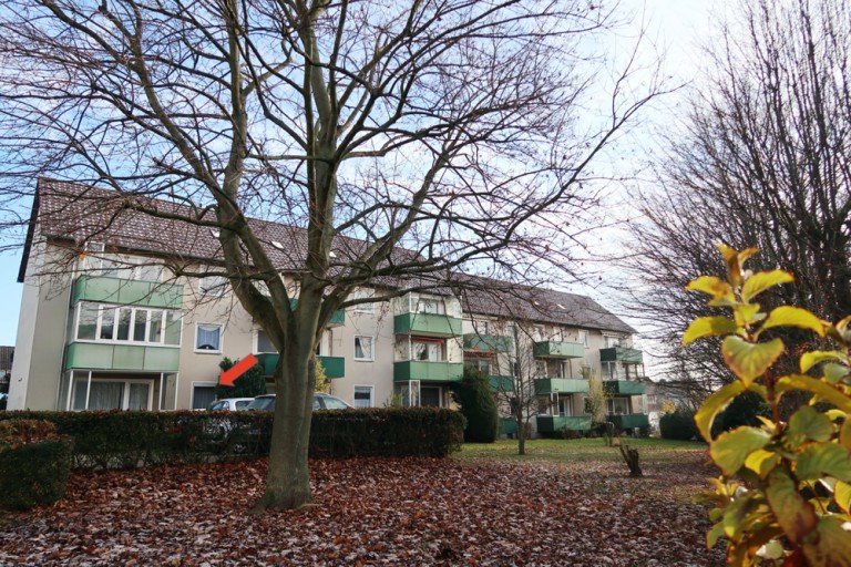 Aussenanlage Westen Wolfenb�ttel Erdgeschosswohnung **possiel makes it possible** Erdgeschosswohnung mit Balkon und Garage
