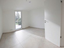 Zimmer-01 **possiel makes it possible** LAGE-GRUNDST�CK! ZU HAUSE IST ES AM SCH�NSTEN! BUNGALOW!